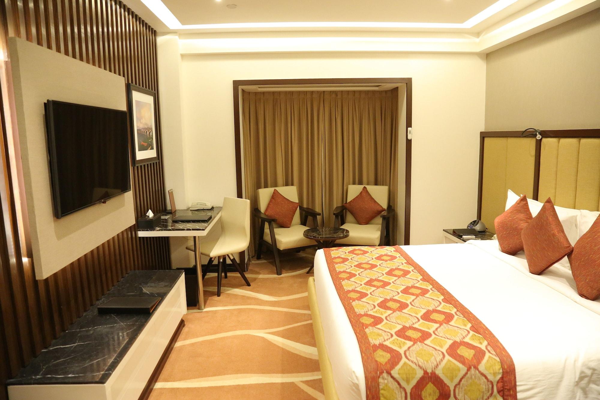 Radisson Lucknow City Center Hotel ภายนอก รูปภาพ