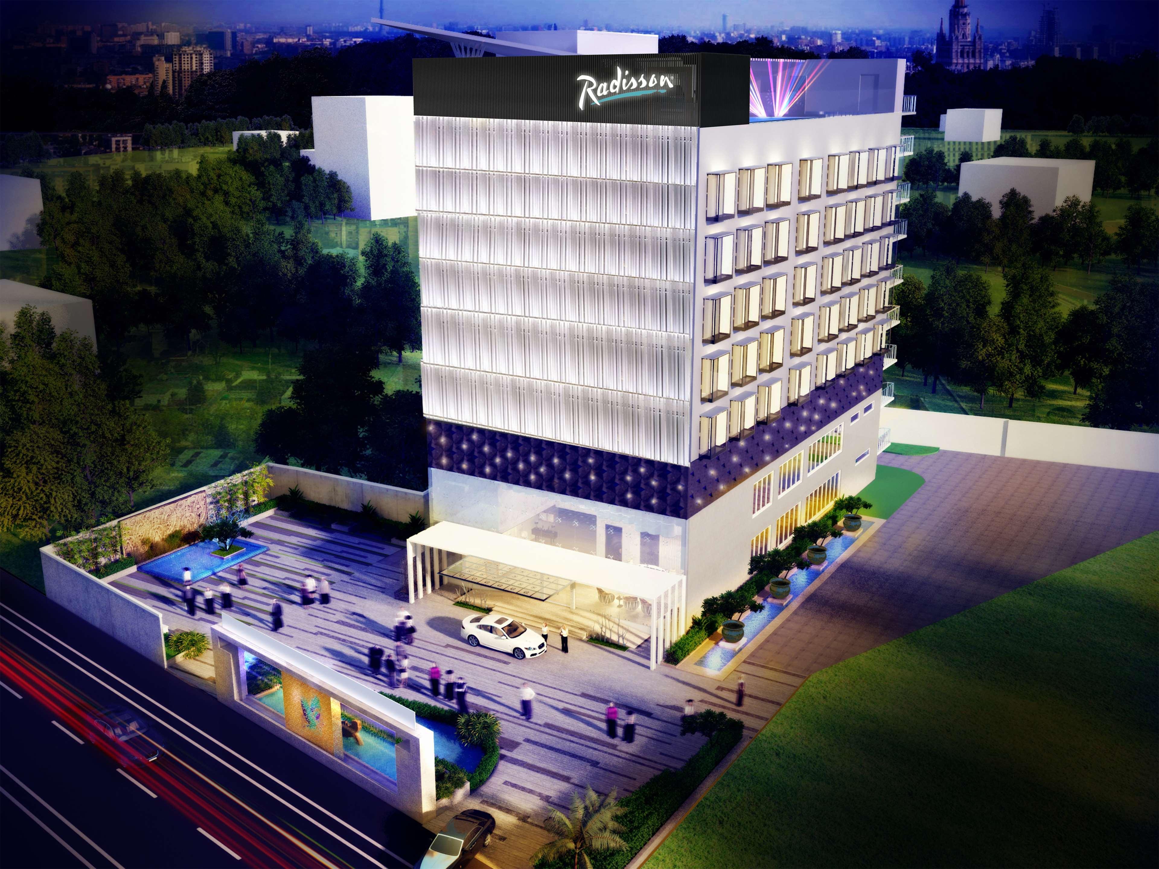 Radisson Lucknow City Center Hotel ภายนอก รูปภาพ