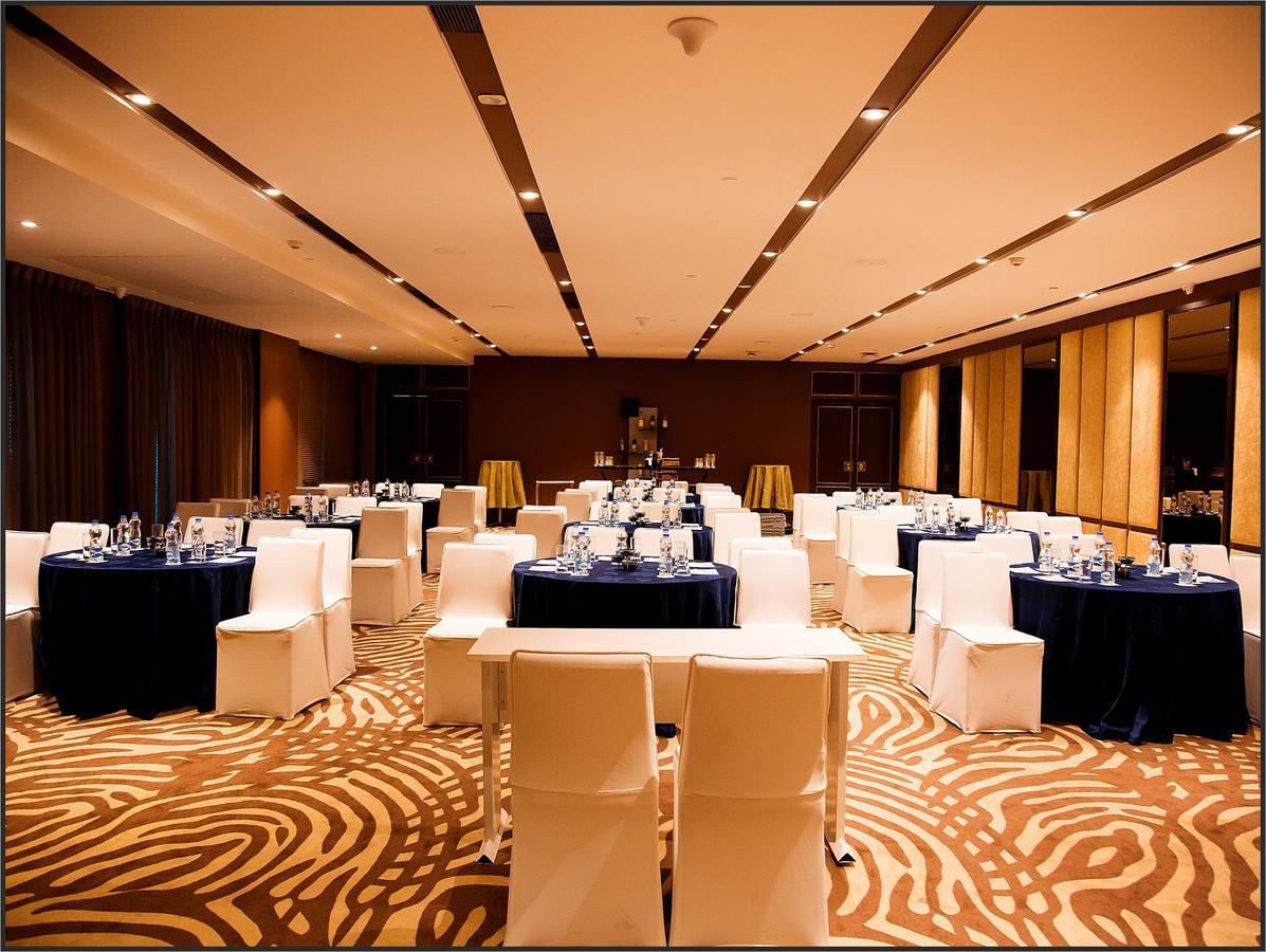 เรดิสัน ลัคนาว ซิตี้ เซ็นเตอร์ Hotel ลัคเนา ภายนอก รูปภาพ
